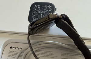 Apple Watch Series 11 42 мм Slate Ti Slate MilLp CEL (2 фото из 9)