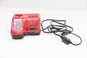 Laadija Milwaukee M12-18FC kiirlaadimine 6 A (2 foto / 2)