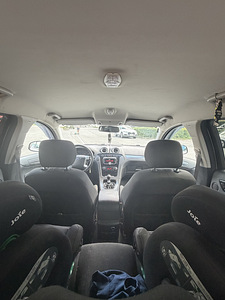 Ford Mondeo 1.6 85kW (11 foto / 11)
