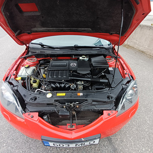 Mazda 3 (7 foto / 12)