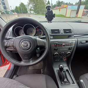 Mazda 3 (5 foto / 12)