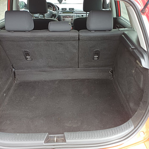 Mazda 3 (8 foto / 12)