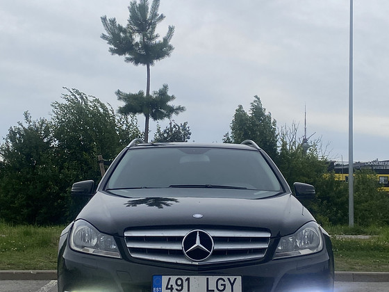 Mercedes-Benz C220