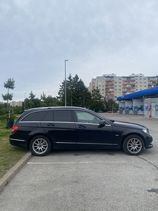 Mercedes-Benz C220 (2 foto / 14)