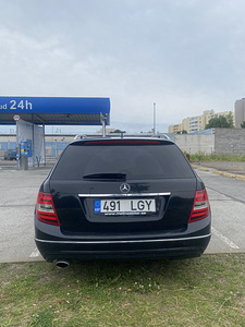 Mercedes-Benz C220 (4 foto / 14)