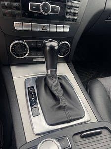 Mercedes-Benz C220 (9 foto / 14)