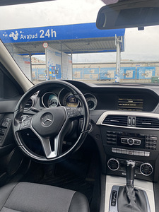 Mercedes-Benz C220 (8 foto / 14)