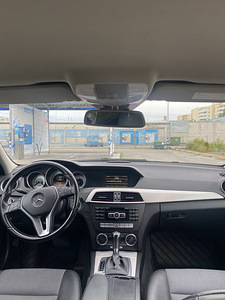 Mercedes-Benz C220 (7 foto / 14)