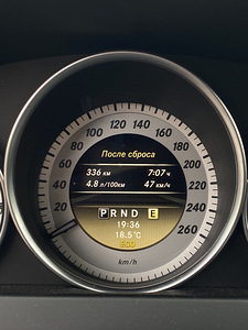 Mercedes-Benz C220 (11 foto / 14)