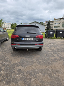 AUDI Q7 (4 фото из 6)