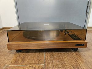 Lenco L452 Belt Drive Turntable (1 foto / 5)