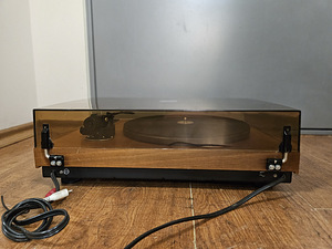 Lenco L452 Belt Drive Turntable (4 foto / 5)