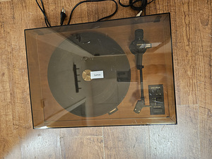 Lenco L452 Belt Drive Turntable (5 foto / 5)