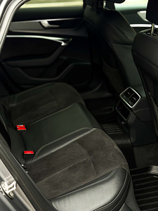 Audi A6 C8 3.0 quattro 45TDI Sline (10 foto / 14)