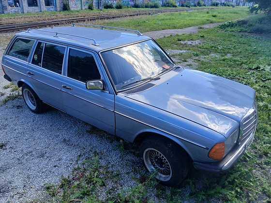 Mercedes-Benz S123 OM606
