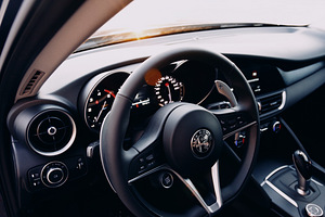 Alfa Romeo Giulia (5 фото из 7)