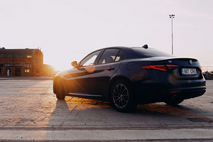 Alfa Romeo Giulia (6 фото из 7)