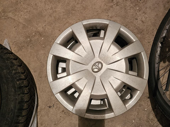 Müün talverehvid R16 ketastega + Toyota rattakatted.