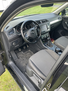 Volkswagen Tiguan 2017 (5 foto / 8)