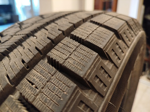 Шины зима Sailun Ice Blazer Arctic 195/65 R15 (4 фото из 6)