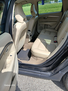 Volvo XC70 (6 фото из 8)