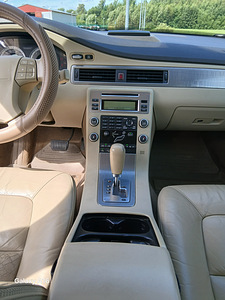 Volvo XC70 (7 фото из 8)