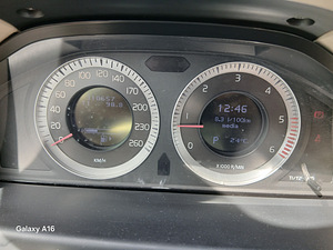 Volvo XC70 (8 фото из 8)