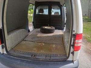 Vokswagen caddy maxi 2012a. 1,6td. 75kw. (6 foto / 9)