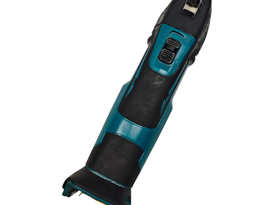 Multitool Makita DTM51 ilma akuta