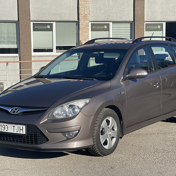 Hyundai i30sw 2011 1.6d 85 кВт