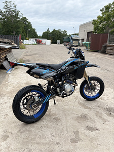 Husqvarna SMR 125 (8 фото из 9)