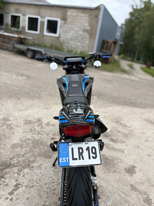 Husqvarna SMR 125 (9 фото из 9)