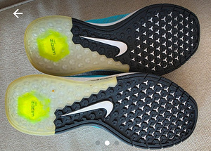 Кроссовки Nike (2 фото из 3)