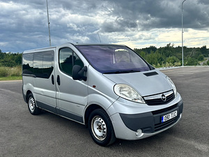 Opel Vivaro (2 фото из 6)