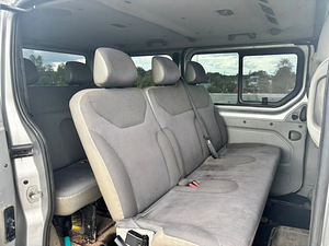 Opel Vivaro (5 фото из 6)