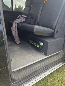 VW Transporter (8 фото из 9)