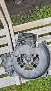 Новые двигатели для кусторезов Stihl FS 460 и 490 (2 фото из 4)