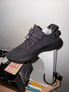 Adidas Yeezy 350 (2 foto / 3)