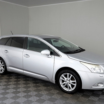 Toyota Avensis Summum ATM 2.0 112kW
