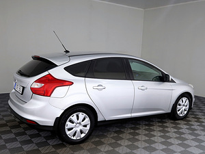 Ford Focus Comfort 1.6 TDCi 70kW (3 foto / 7)