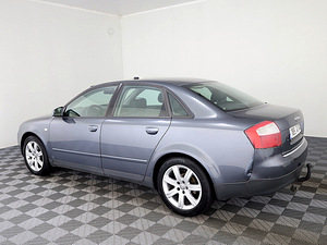 Audi A4 Comfortline 1.9 TDI 96kW (4 foto / 7)
