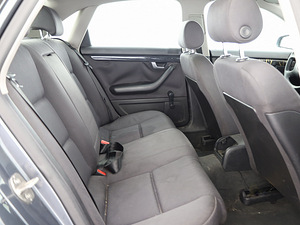 Audi A4 Comfortline 1.9 TDI 96kW (7 foto / 7)