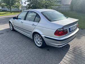 BMW 330d (4 фото из 7)