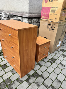 Tasuta : Kummut sahtlitega ja öökapp vālivoodi, vitriin (1 foto / 10)