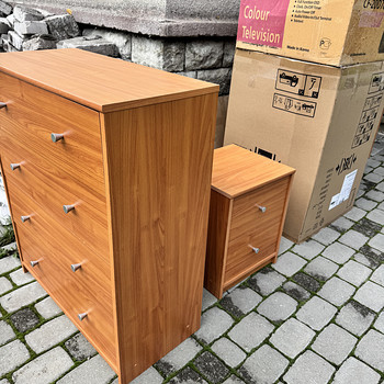 Kummut sahtlitega ja öökapp
