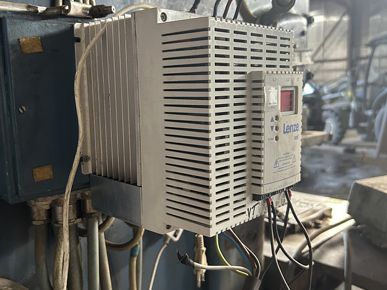 Преобразователь частоты Lenze SMD 7.5 кВт (3×400 В)