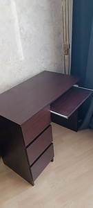 Письменный стол (3 фото из 3)