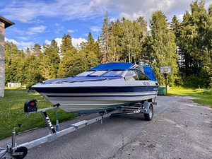 Bayliner Capri 1987 (2 foto / 10)