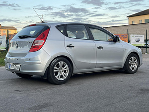 HYUNDAI I 30 (7 foto / 11)