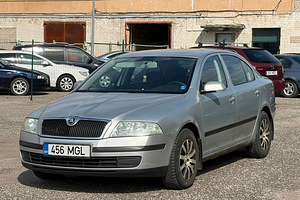 SKODA OCTAVIA (2 foto / 7)